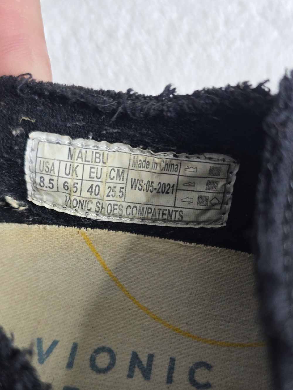Vionic Beach Casual Slip-On Canvas Sneakers in Black Ladies Size 8.5 Distressed - Picture 5 of 16